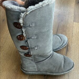 BearPaw Gray Wool Suede Women's Boots ! Size 7